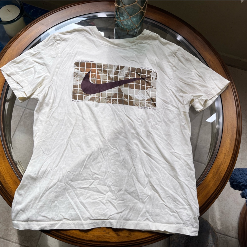 🏀Nike🏀-Mens Graphic T-Shirts - White, Purple, and Maroon size XL - Picture 7 of 10